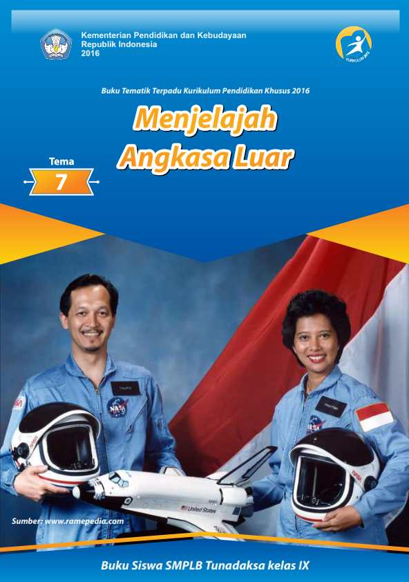 Buku Menjelajah Angkasa Luar